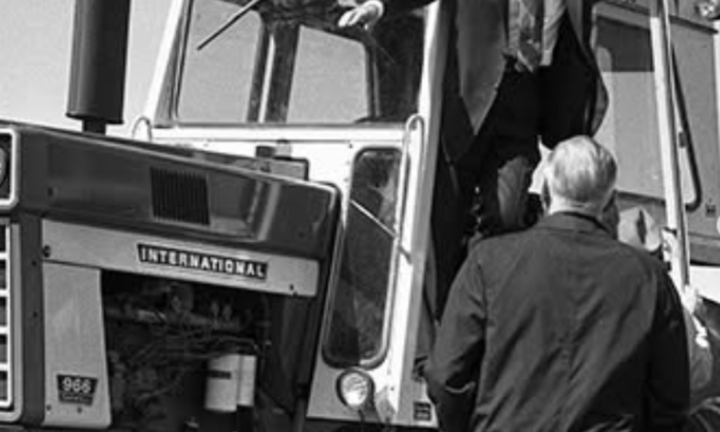 President Gerald Ford visits the Lyle Grace Farm in Thomasboro, IL during the 1976 Presidential campaign. 
